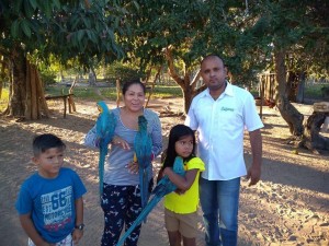 ENTREGA VOLUNTARIA DE GUACAMAYAS - Fundación Hidrobiológica George Dahl