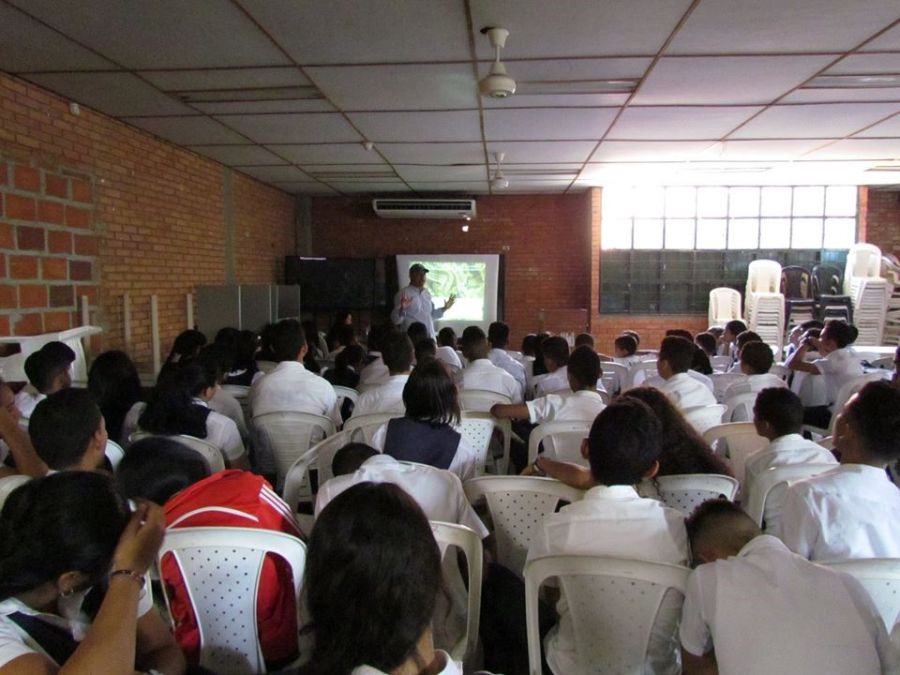 Estudiantes institución educativa Leónidas Acuña - Fundación Hidrobiológica George Dahl